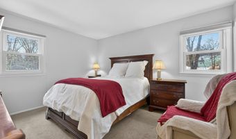 41 Montclair Ave, Airmont, NY 10952