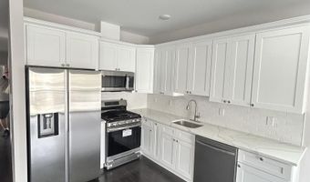 47 COTTAGE St, Bayonne, NJ 07002