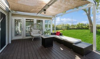1049 Vine Ave, Riverside, IA 52327