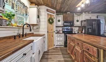 2230 Shirley Rd, Allardt, TN 38504