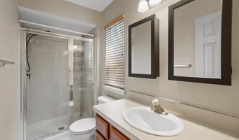 3077 Turnberry Ln, Ann Arbor, MI 48108