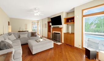 1491 Lancaster Ln, Algonquin, IL 60102