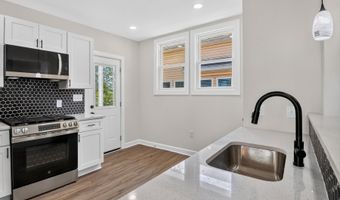27 GLENWOOD Ave, Baltimore, MD 21228