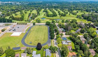 2207 S GREENVIEW St, Appleton, WI 54915