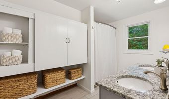 43 Lakeside Dr, Falmouth, ME 04105