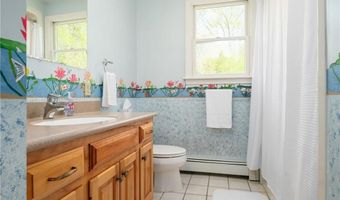 825 Woonsocket Hl, North Smithfield, RI 02896