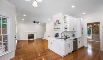 407 Maple Creek Ct, Apex, NC 27502