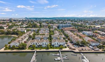 32 MARINA Dr, Bayonne, NJ 07002