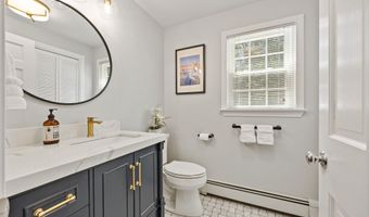 475 Riverside Dr, Cheshire, CT 06410