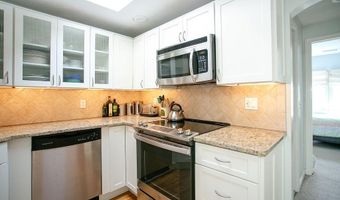 1 Seaview Ave 4, Newport, RI 02840