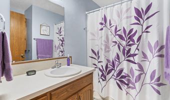 1006 Baretta Ct, Aurora, MO 65605