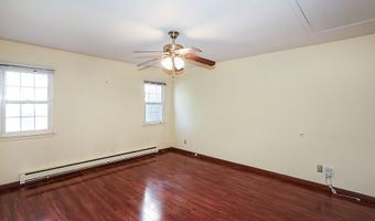 132 Harbor S 132, Amityville, NY 11701