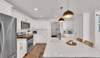 915 W MCKENNA, Bluffdale, UT 84065