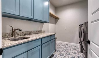 164 Crescent Rdg, Adkins, TX 78101
