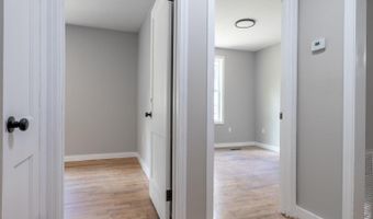 428 PINE Ln, Anniston, AL 36206