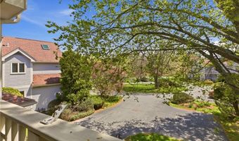 15 Hammersmith Rd 30A, Newport, RI 02840