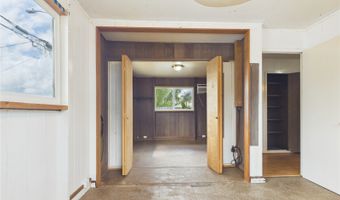 1261 Ulupii St, Kailua, HI 96734
