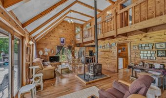 2054 Whitefield Rd, Bethlehem, NH 03574