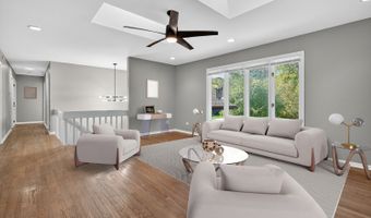 1245 WINAKI Trl, Algonquin, IL 60102