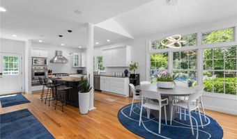19 Cassandra Ln, North Kingstown, RI 02852