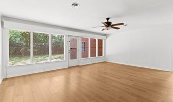 402 E Poplar St, Atmore, AL 36502