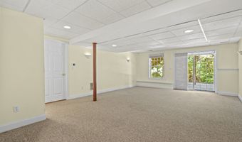 11 Village Ct 11, Colchester, CT 06415