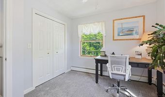 50 Brookdale Ave, Cranston, RI 02921