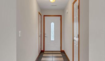 506 Santa Fe Ct, Baldwin City, KS 66006