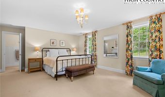 527 Red Tailed Hawk Rd, Banner Elk, NC 28604