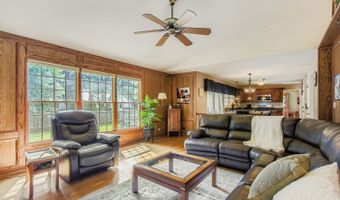 1967 N Woodland Ln, Arlington Heights, IL 60004
