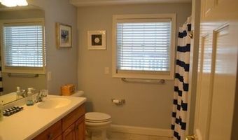 2 Bridge Ave, Bay Head, NJ 08742