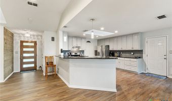 1843 Burr Oak Ln, Adkins, TX 78101