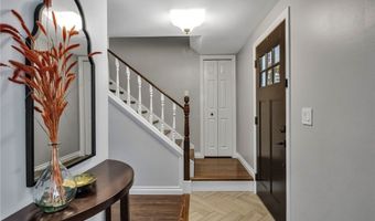 160 Greengage Cir, Amherst, NY 14051