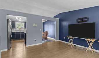162 Pine St, Warwick, RI 02888