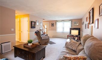 9 Patricia Dr, North Providence, RI 02904