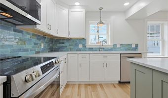 33 Jefferson Ave, East Providence, RI 02915