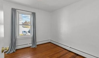 30 Catherine St 3, Bristol, RI 02809