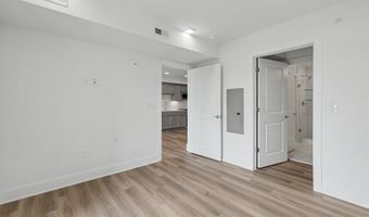 701 N HENRY St 502, Alexandria, VA 22314