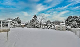 231 N Flora Pkwy, Addison, IL 60101