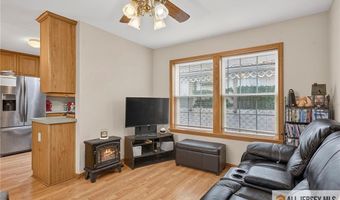 4 Jessie Ln, Avenel, NJ 07001