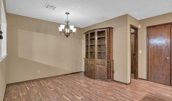 404 Comanche Trl, Altus, OK 73521