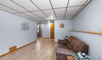 135 Knollwood St W, Annandale, MN 55302
