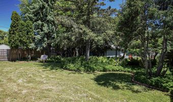 1738 N ERB St, Appleton, WI 54911