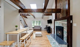 11 Potomac Ln, Albrightsville, PA 18210