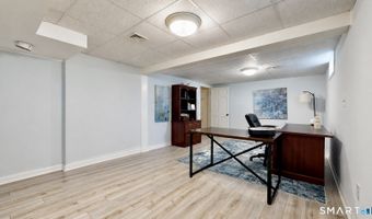 285 Wooding Hill Rd, Bethany, CT 06524