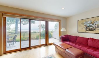 28 Northshore Dr, Burlington, VT 05408