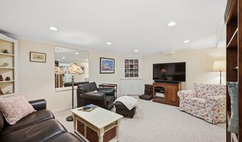 1116 N ROOSEVELT St N, Arlington, VA 22205