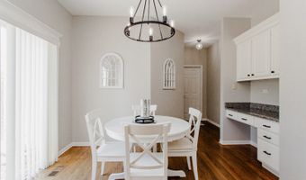 3 BLACKWOLF Ct, Algonquin, IL 60102