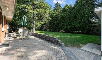2570 PALISADES Ln, Appleton, WI 54915