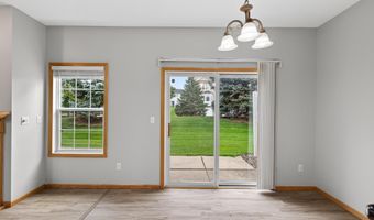 6524 154th St W 107, Apple Valley, MN 55124